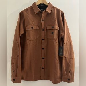 Men’s Roark classic fit button up with collar. Size medium in russet color.